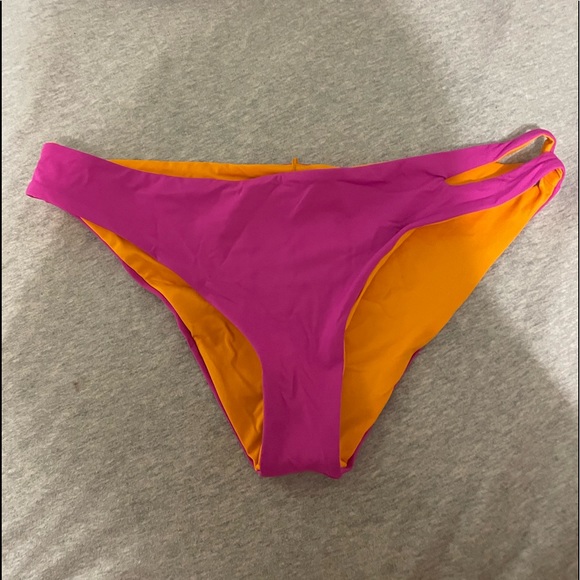 L Space Breakers Reversible Bikini Bottom 
Pink Amber XL - Picture 2 of 3